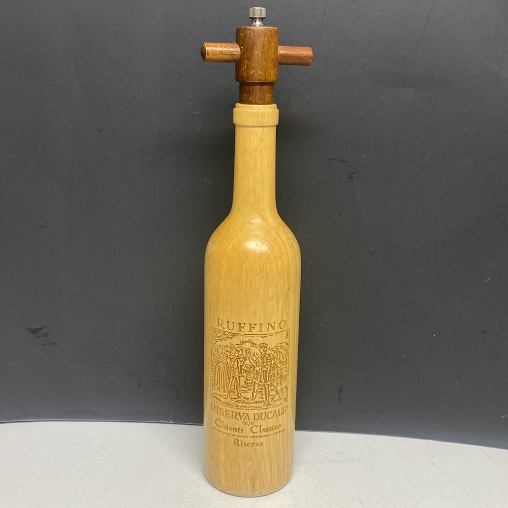 Olde Thompson Wine Bottle Pepper Mill Grinder Ruffino Chianti Classico Reserva